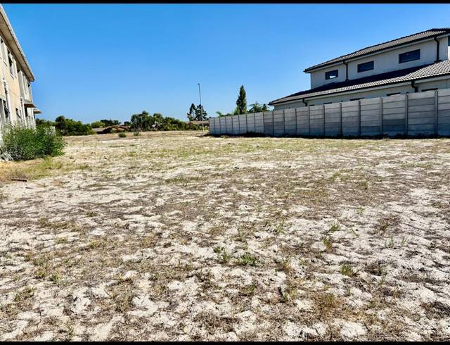 1,070M² VACANT LAND FOR SALE IN ANNANDALE